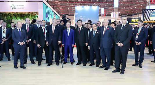 Xi, foreign leaders tour CIIE exhibition hall