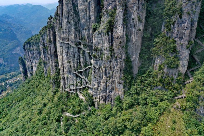 Spectacular scenery of “Oriental Colorado Canyon” in C China's Hubei