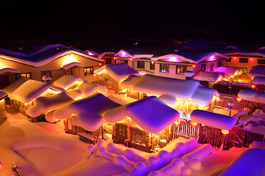 “Snow Town” opens to tourists in NE China’s Heilongjiang