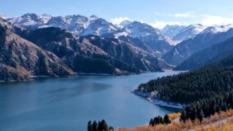 Tianchi Lake in NW China's Xinjiang offers its best autumn views of the year