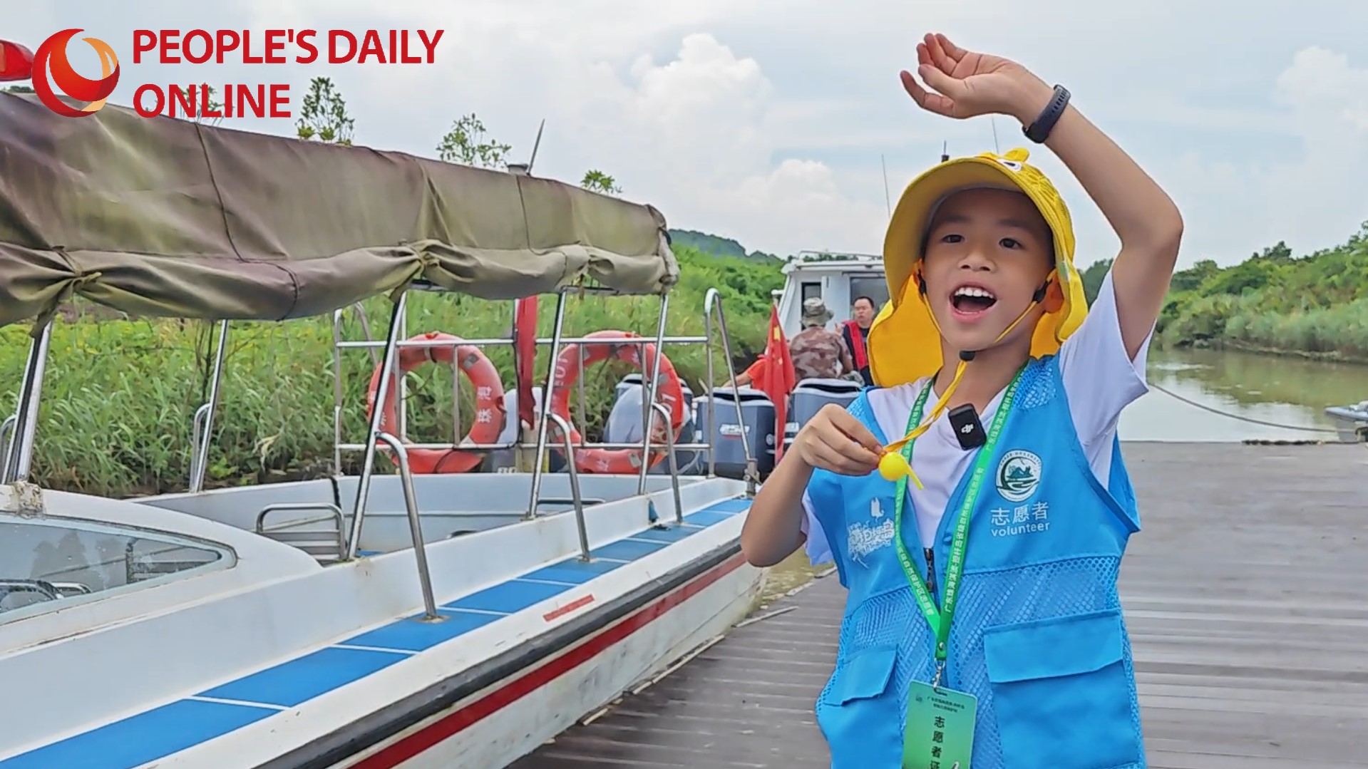 Touching the Greater Bay Area: International students explore a mangrove protection zone in S. China's Guangdong