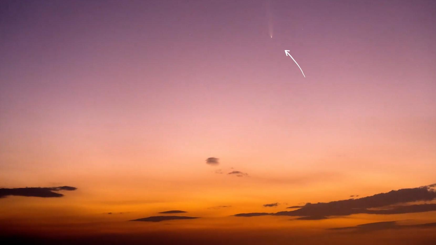 Rare comet streaks across SW China's sky